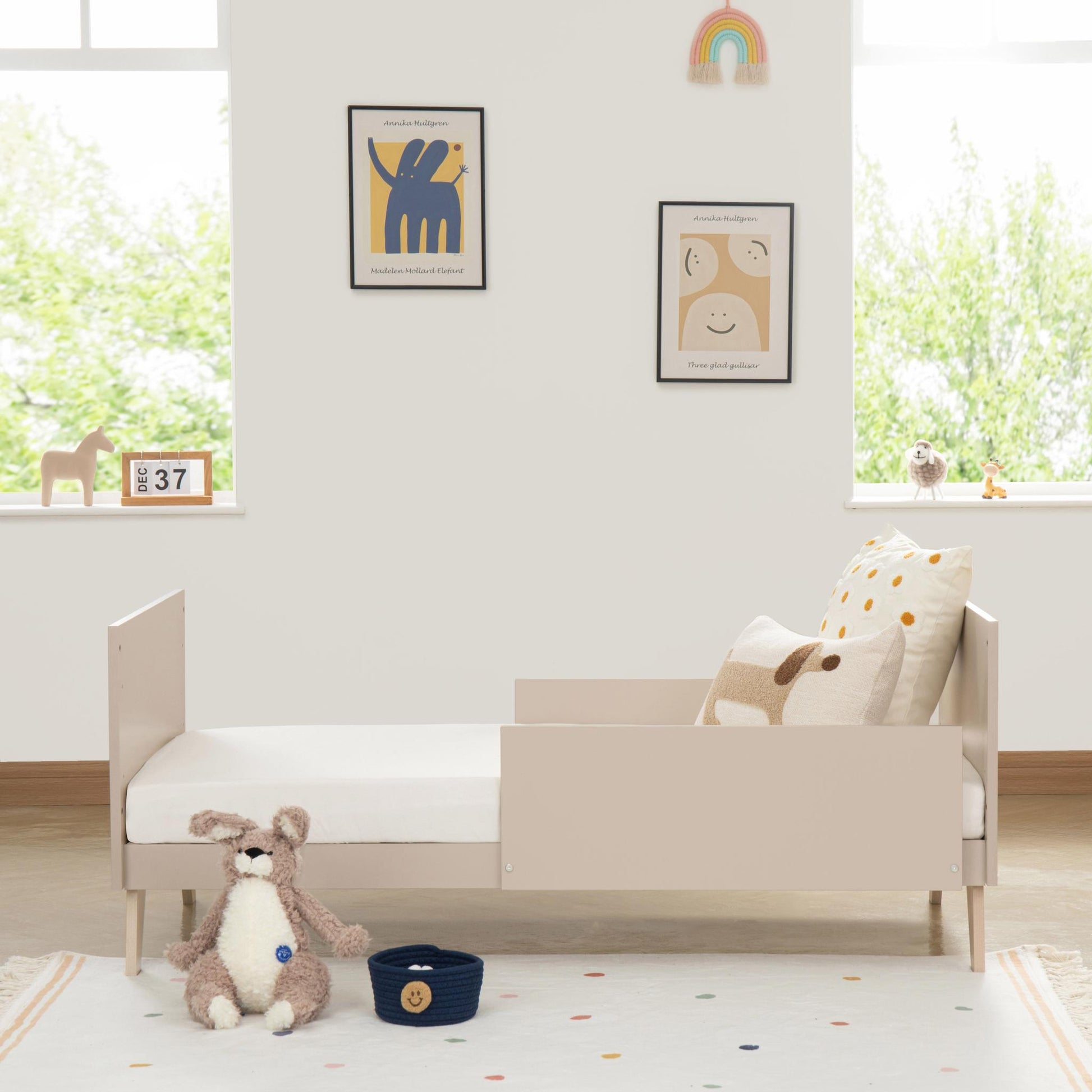 Babymore Dante Cot Bed – Cashmere-Dreamy Nursery