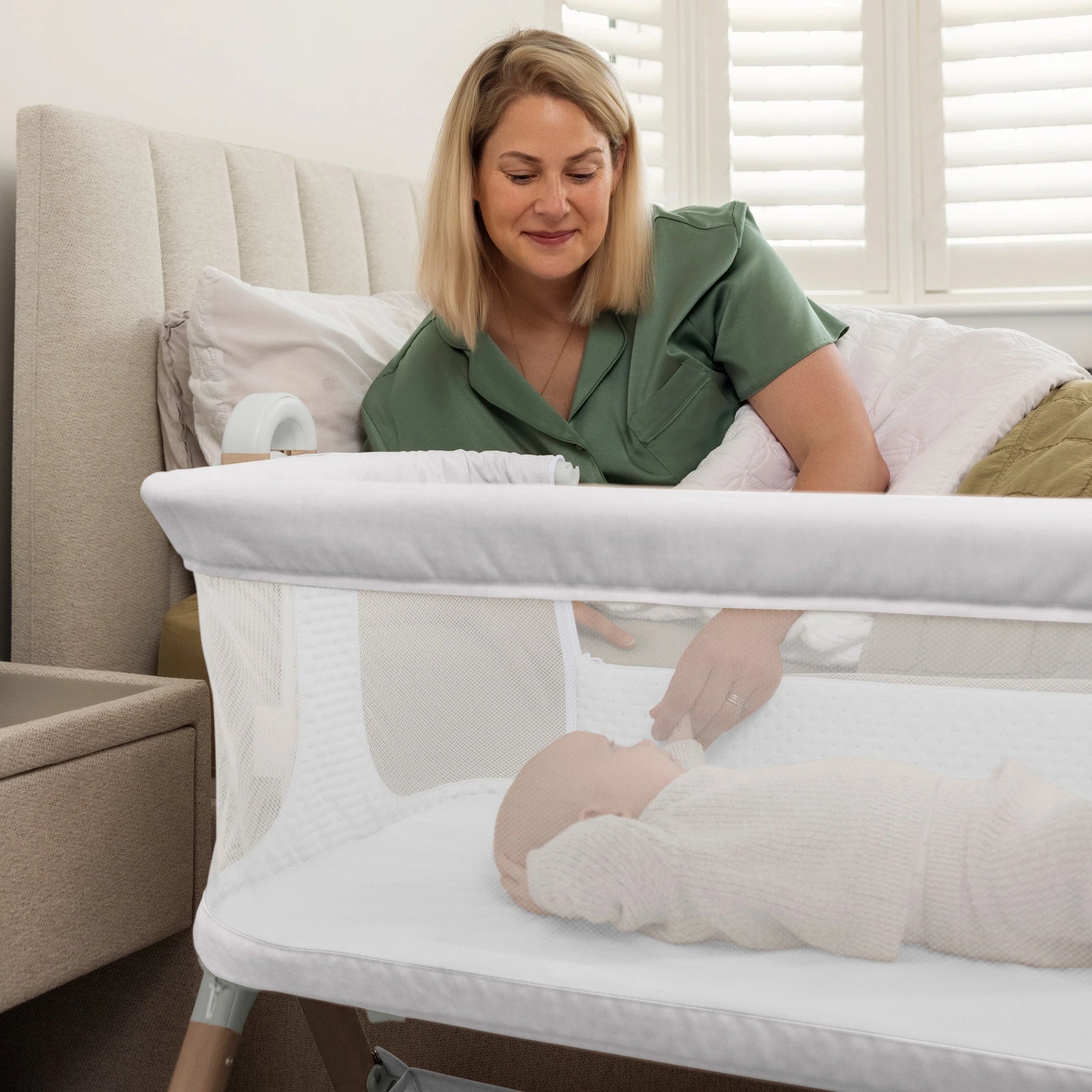 Obaby Cloud Bedside Crib - Grey - Dreamy Nursery