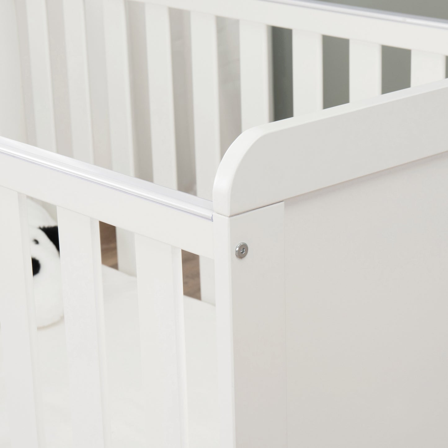 Caro Urban Cot Bed – White