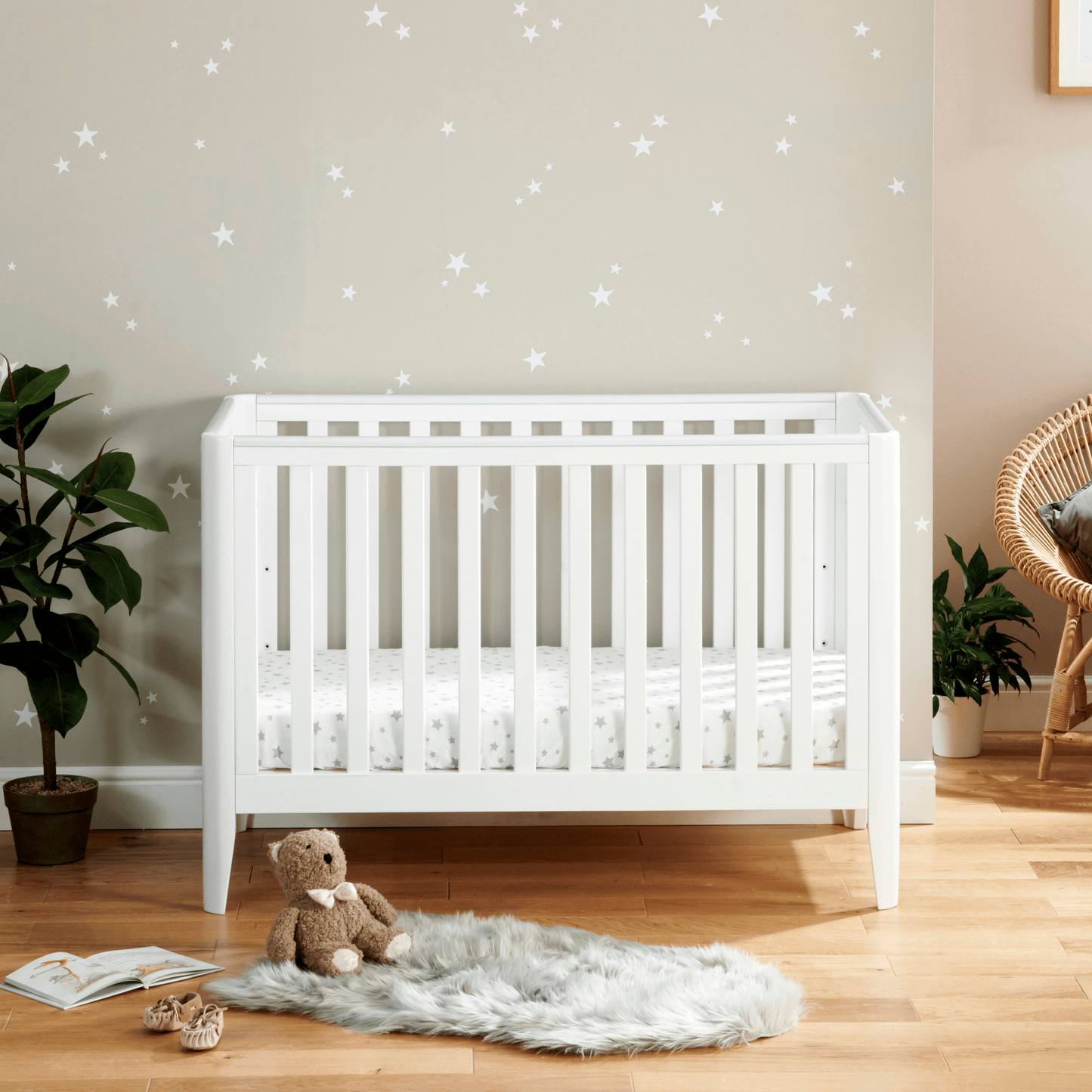 Babymore Iris Cot Bed – White